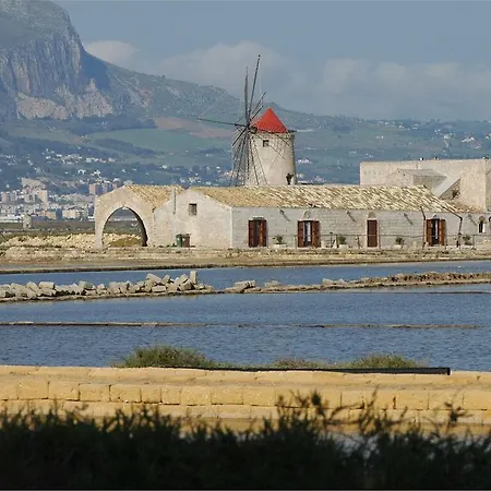 Palm Park Trapani- Parking Piscina A 10 Minuti Dal Centro E Dal Mare טראפאני