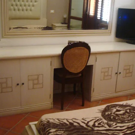 Palm Park Trapani- Parking Piscina A 10 Minuti Dal Centro E Dal Mare