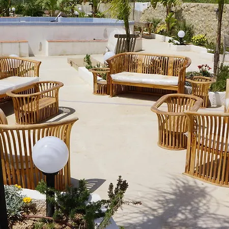 Palm Park Trapani- Parking Piscina A 10 Minuti Dal Centro E Dal Mare טראפאני