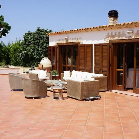 בית כפרי Palm Park Trapani- Parking Piscina A 10 Minuti Dal Centro E Dal Mare טראפאני